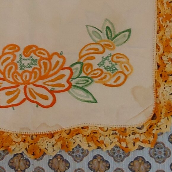 Floral Embroidered Table Runner Hydrangea | Antique Farmhouse Vintage embroidered table runner